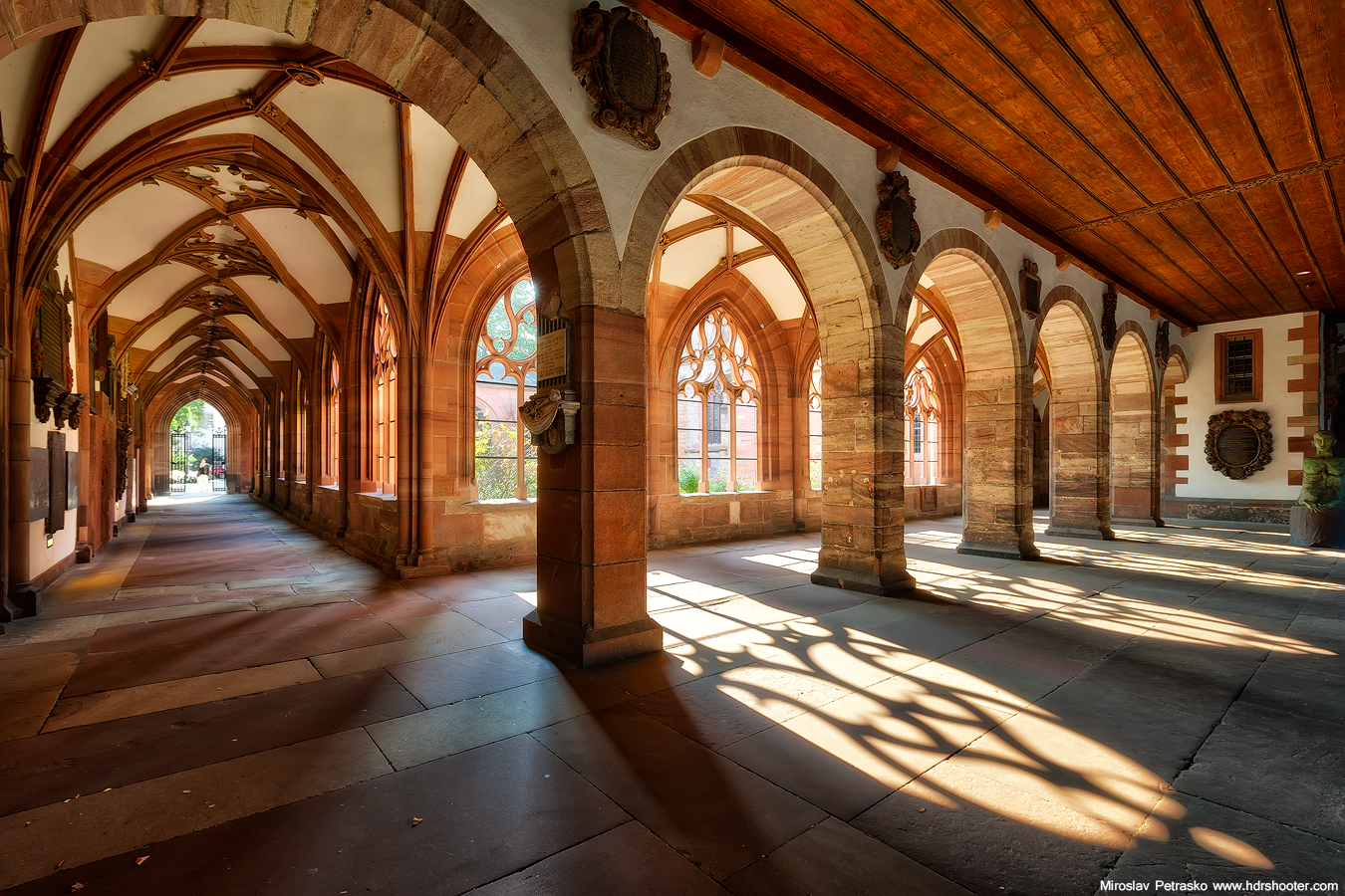 Basel Munster Cloister - HDRshooter