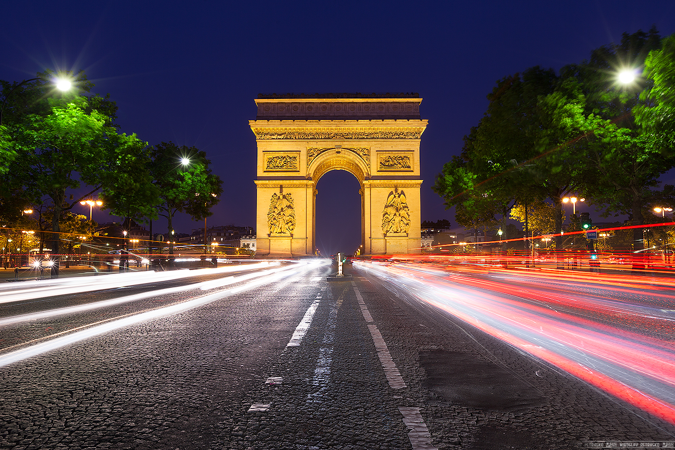 Traffic at the Arc De Triomphe - HDRshooter