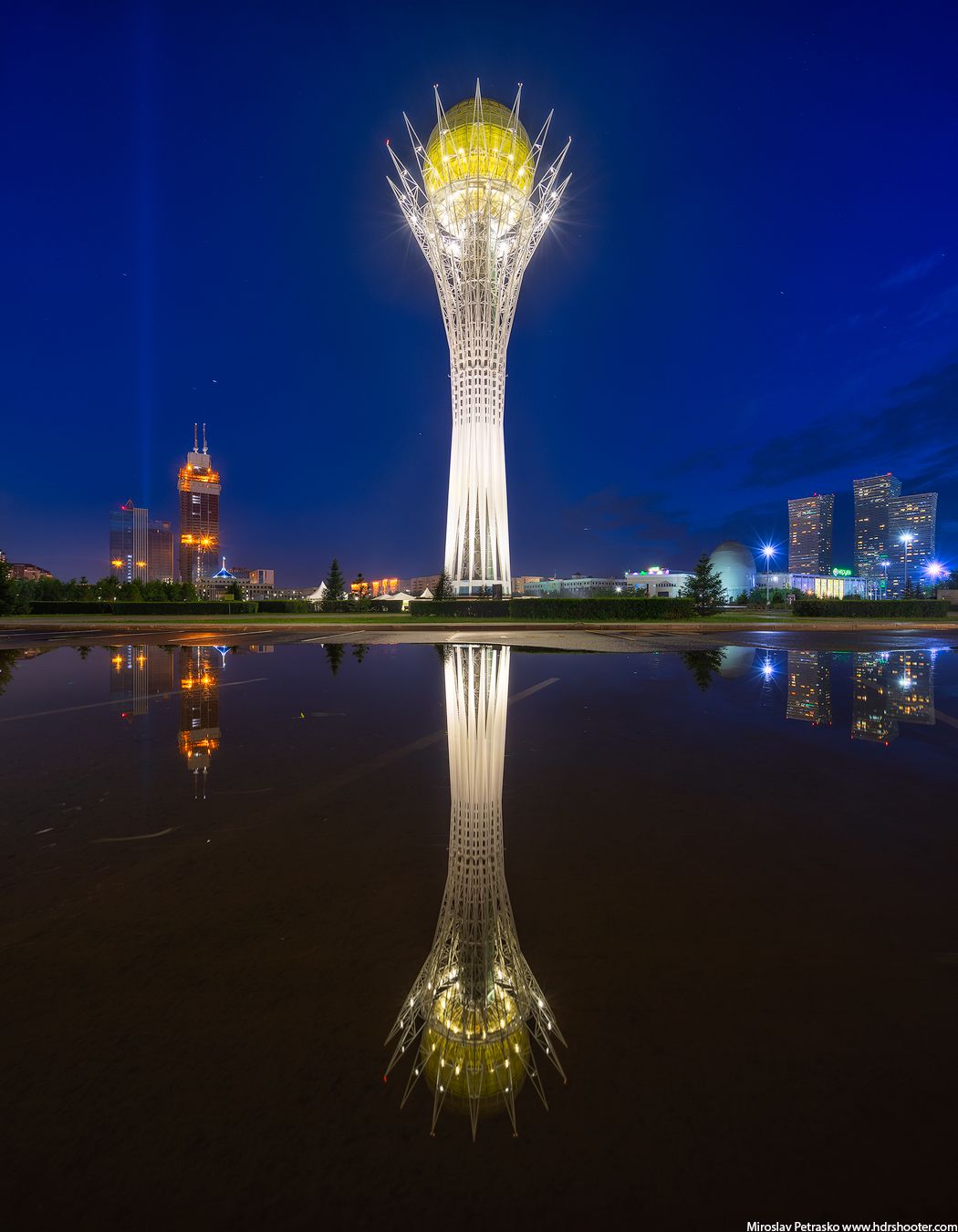 Казахстан башня Байтерек